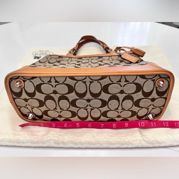 COACH | Vachetta Leather Trim - Picture 4 of 16